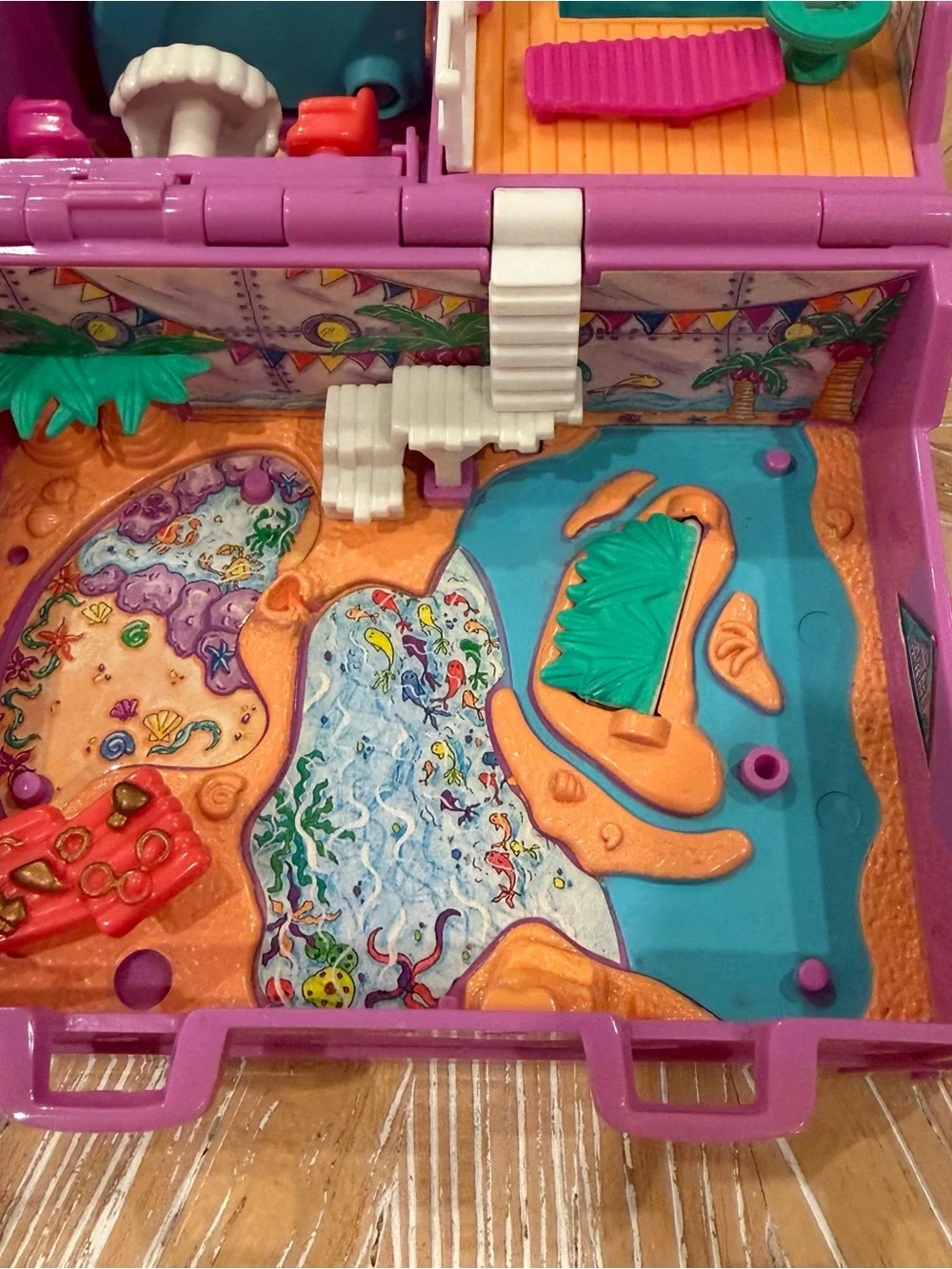 1996 Surf ‘n Swim Island Polly Pocket Bluebird with dolls